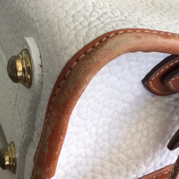 Vintage Dooney & Bourke all weather leather cross body. White leather/ tan trim - Picture 12 of 14